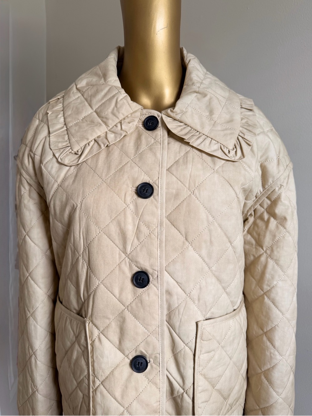 Quilted Ruffle-Collar Puffer Jacket - Beige - Picture 6 of 11